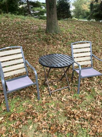 table and 2 chairs 1