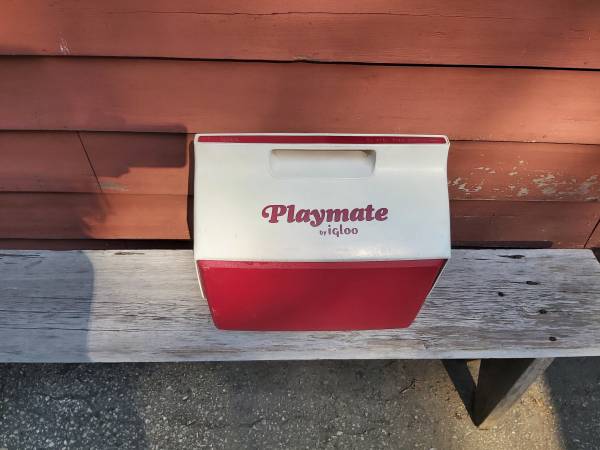 Playmate by igloo cooler vintage one owner excellent clean 1