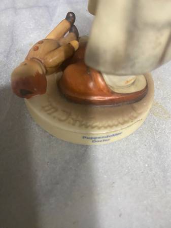 🌸 Two Vintage Goebel Hummel Figurines – “Happiness” Mandolin Girl & “ 1