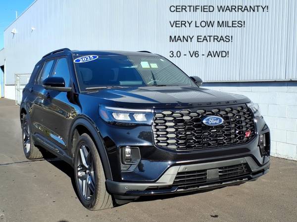 2025 Ford Explorer ST 1