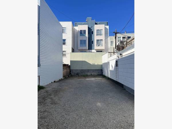 $2,500 / 2000ft2 - Vacant parking lot / storage lot (San Francisco)63834315822721120