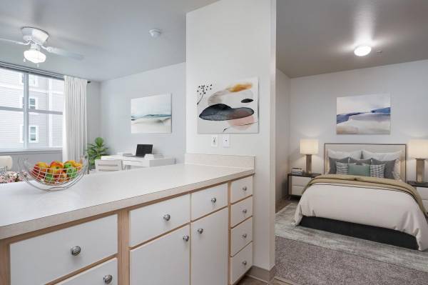 $1,183 / 443ft2 - Effortless Commute! Cozy  Near Lloyd District & Rock Gym (Buckman Neighborhood)63831608695171123