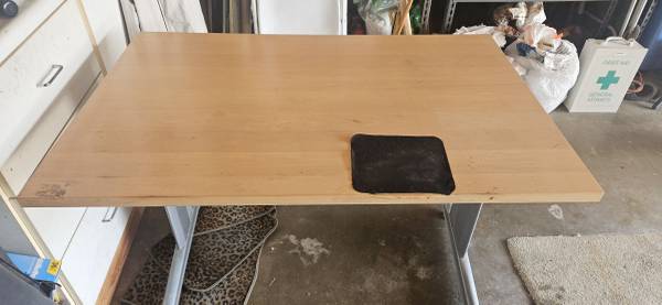 Computer table 1