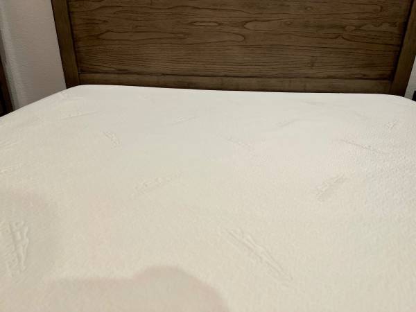 TempurPedic - King Mattress 1