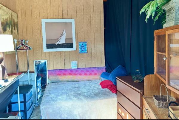 $825 / 1br - $825.00 AVAILABLE NOW. NICE ROOM IN GARAGE! (Oceanside)63878472753155120