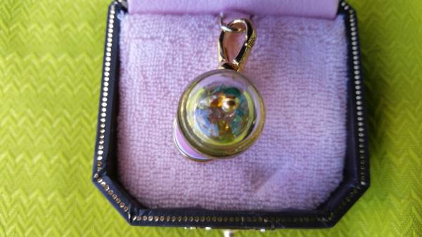 2008 Juicy Couture Pink Bubble Gum Machine Charm New in Box - $85 (Tacoma)63471372357507124