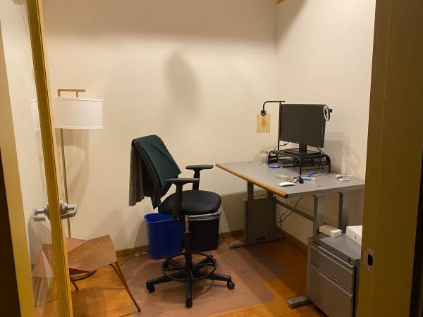 $500 / 137ft2 - Suite 217B (Fremont/Wallingford)64183776784385120