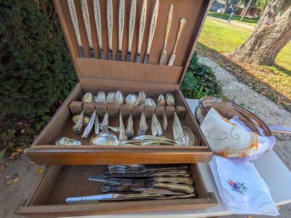 Yard sale photo