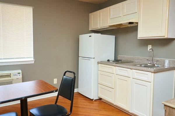 Flat Screen TVs, Siegel Rewards Program, WiFi access 1