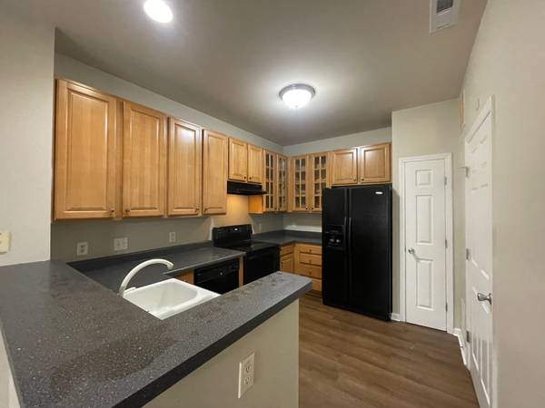 $1,500 / 2br - 1400ft2 - 2 Bedroom 2 Bathroom Apartment (Turtle Creek) B&B Realty (1135 C Turtle Creek)63897186505218124