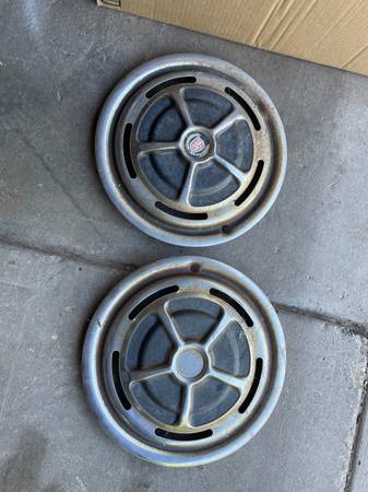 Vintage Unknown hubcaps 1