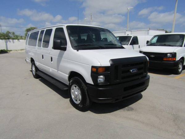 2012 Ford E-Series E 350 - Photo 4