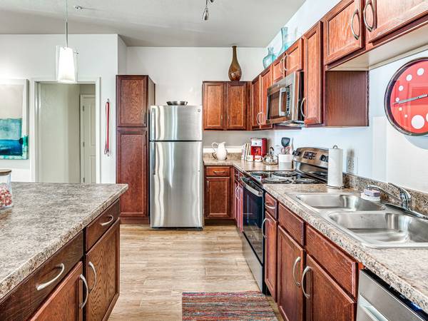 $1,660 / 3br - 1317ft2 - 3 Bed, Clubroom With Pool Table, Faux-Wood Blinds (Tulsa, New Tulsa, Broken Arrow, Owasso, Jenks, Claremore)63982126026371121