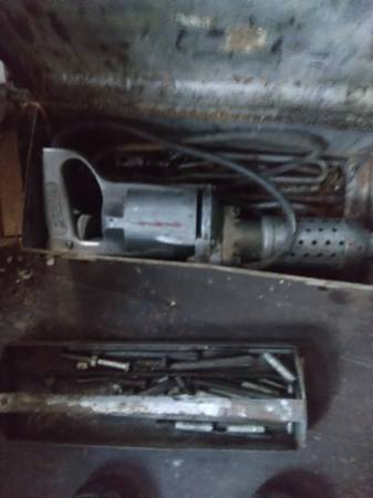 Working vintage Milwaukee hammer drill 1