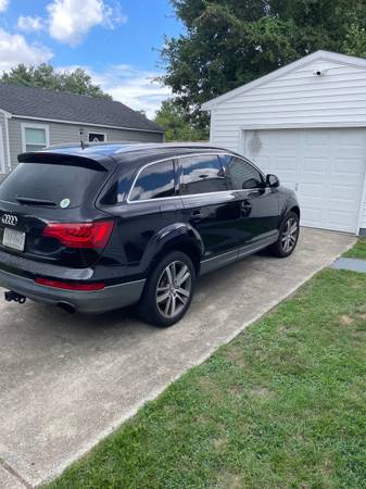 Audi Q7 2011 - $2,000 OBO - $2,00063621705627649123