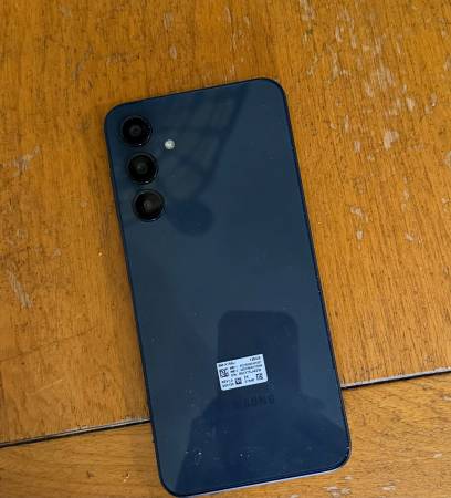 BRAND NEW UNTOUCHED SAMSUNG GALAXY 1