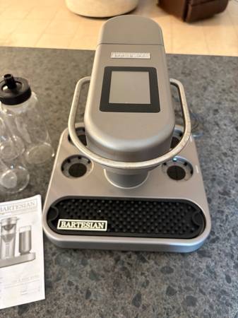 Bartesian Cocktail Maker 1