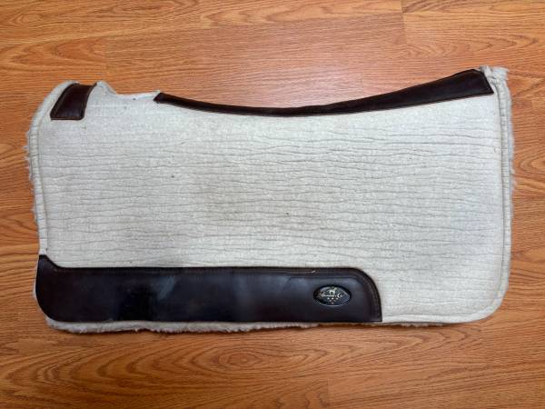 Professional’s Choice Western Saddle Pad – 31x31 Felt 1