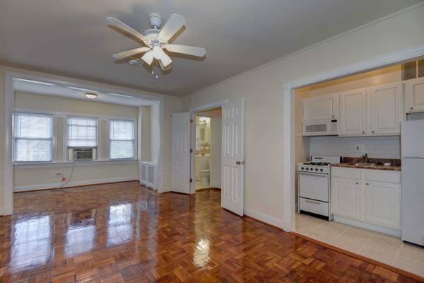 $1,926 / 350ft2 - Rooftop Terrace, Laundry Facilities, Studio 1/BA (1301 15th Street Northwest, Washington, DC)63896509099138121