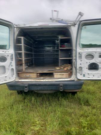2014 Ford E250 - Photo 5
