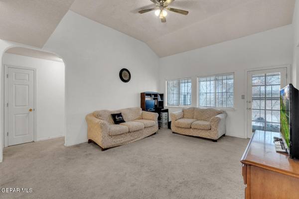 $200,000 / 3br - 1245ft2 - The Perfect Home - Home in El Paso. 3 Beds, 2 Baths63971558096130122
