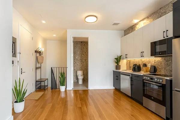$2,850 Estudio dúplex / 1.5 baños – Zona privilegiada de South Slope / Greenwood – $2,850 Netos (Brooklyn)63854289822723121