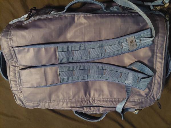 North face Voyager backpack/ duffle 1