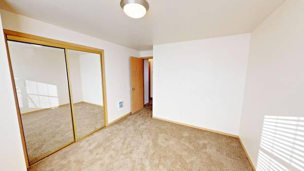 $1.985 / 3 habitaciones - 1020 pies² - Amplios armarios empotrados, refrigerador, cancha de baloncesto, garaje adjunto (Springfield)63373572544515121