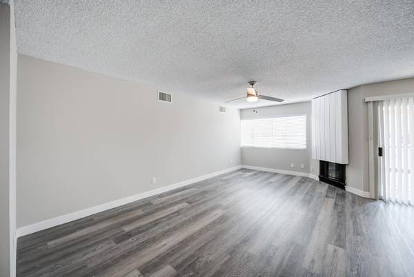$2,599 / 2br - 975ft2 - Dark Hardwood-Inspired Flooring, Minutes Away From Ventura Boulevard's (A beautiful living experience awaits you !)63701130524547124