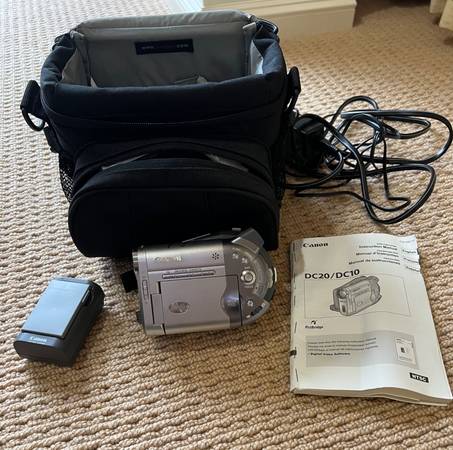 Canon DC20 Camcorder Set 1