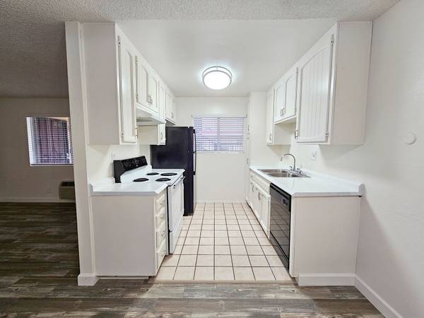$1,675 / 1br - Royal Gardens - 1x1, Pet Friendly, Laundry On-Site & Gate Community! (El Cajon)63701723188355121