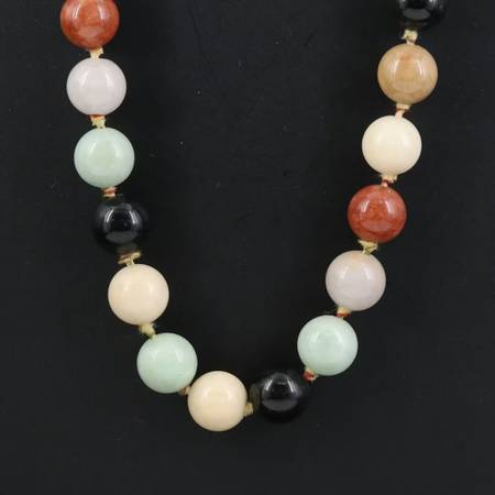 14k gold Clasp Gumps Necklace Jadeite Nephrite Jade Bead 21 in long 1