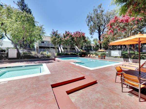 MIRRORED CLOSETS, FULLY EQUIPPED KITCHEN, HEATED SWIMMING POOL 1