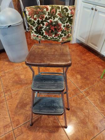 vintage step stool 1