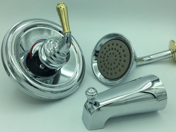 Moen 1-Handle Tub and Shower Faucet in Chrome/Brass (MN3) 1