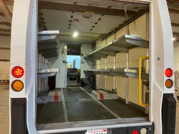 2012 Isuzu NPR Step - Photo 5