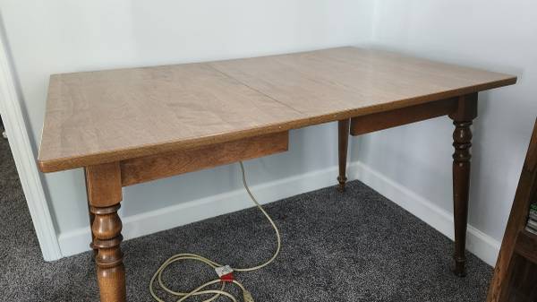 Nice, solid maple table 1