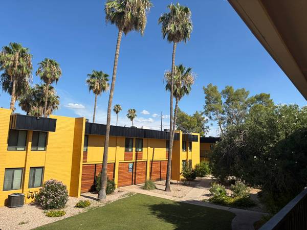 $1,069 / 2hab - 900 pies² - Ofertas especiales para mudanza en octubre – Apartamentos Villas Las Cerezas (4515 E Grant Rd)63674928951681120