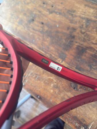 Wilson Clash 98 V2 Raqueta de Tenis 4-3/8 - $100 (Centro)63471425423489122