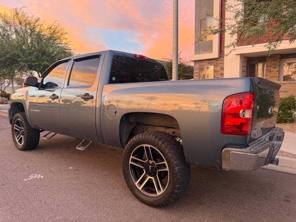 2011 Chevrolet Silverado LS - Photo 6