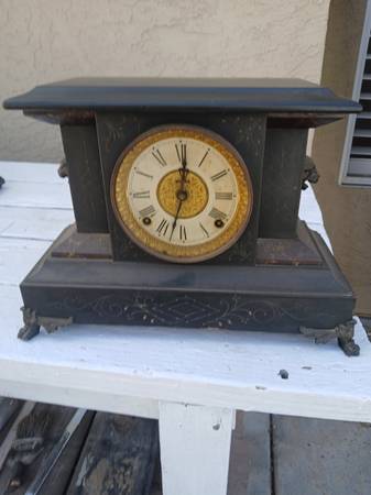 VINTAGE MANTLE CLOCK 1