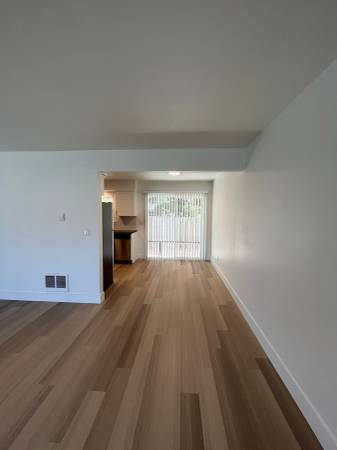 $1,795 / 2br - ¡Hermoso de 2 habitaciones! Estacionamiento asignado, patio, lavadora/secadora y mascotas bienvenidas! (Milwaukie)63831328053763124