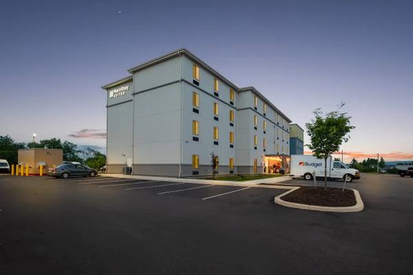 $499 / 1br - Look No Further - Stay in Comfort - 1st Week Manager's Special! (1405 Dennison Cir, Carlisle, PA)64010158536451120
