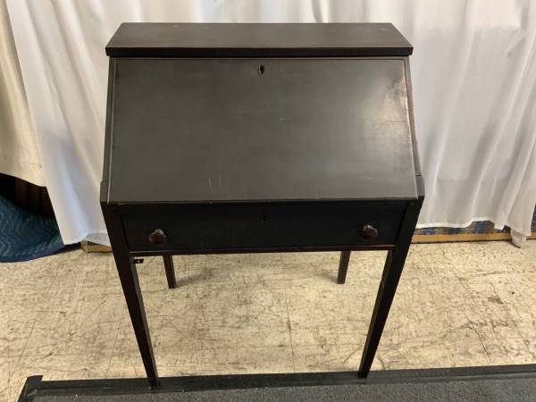 Mission styled front slant desk 1