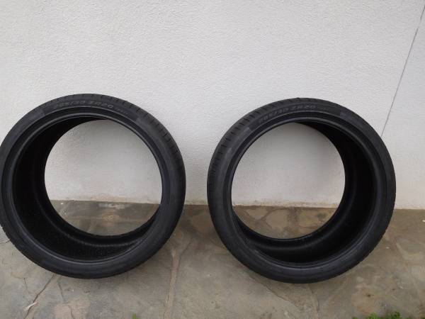 2 two Pirelli tires 285 30 20 P zero 1