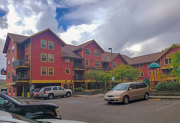 $1,613 / 3br - Laundry Facilities, BBQ/Picnic Area, Clubhouse (4620 SE 122nd Ave, Portland, OR)63820707639553122