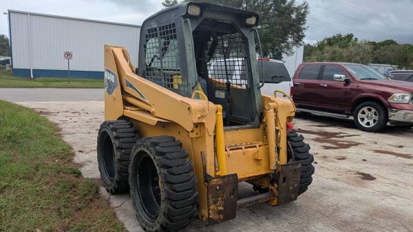2005 Gehl 4840 skid steer excellent condition 1