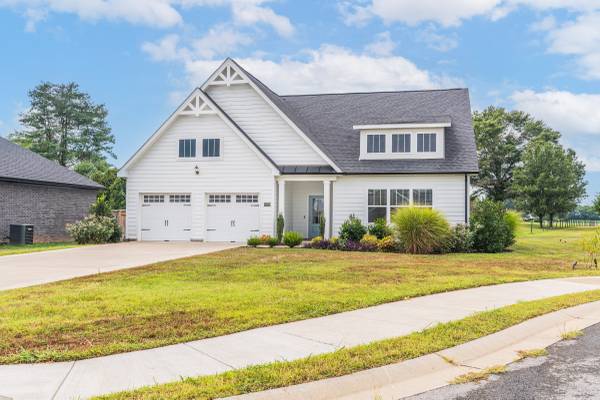 $419,999 / 3br - 2325ft2 - 8702 Merrill Circle (Bowling Green)64177450473601120