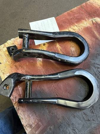 GM front tow hooks 2500-3500 1