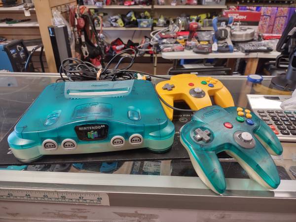 Nintendo 64 Clear Blue Console with 2 Controllers 1